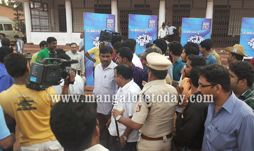 Suvarna News Mega Fight in Mangalore